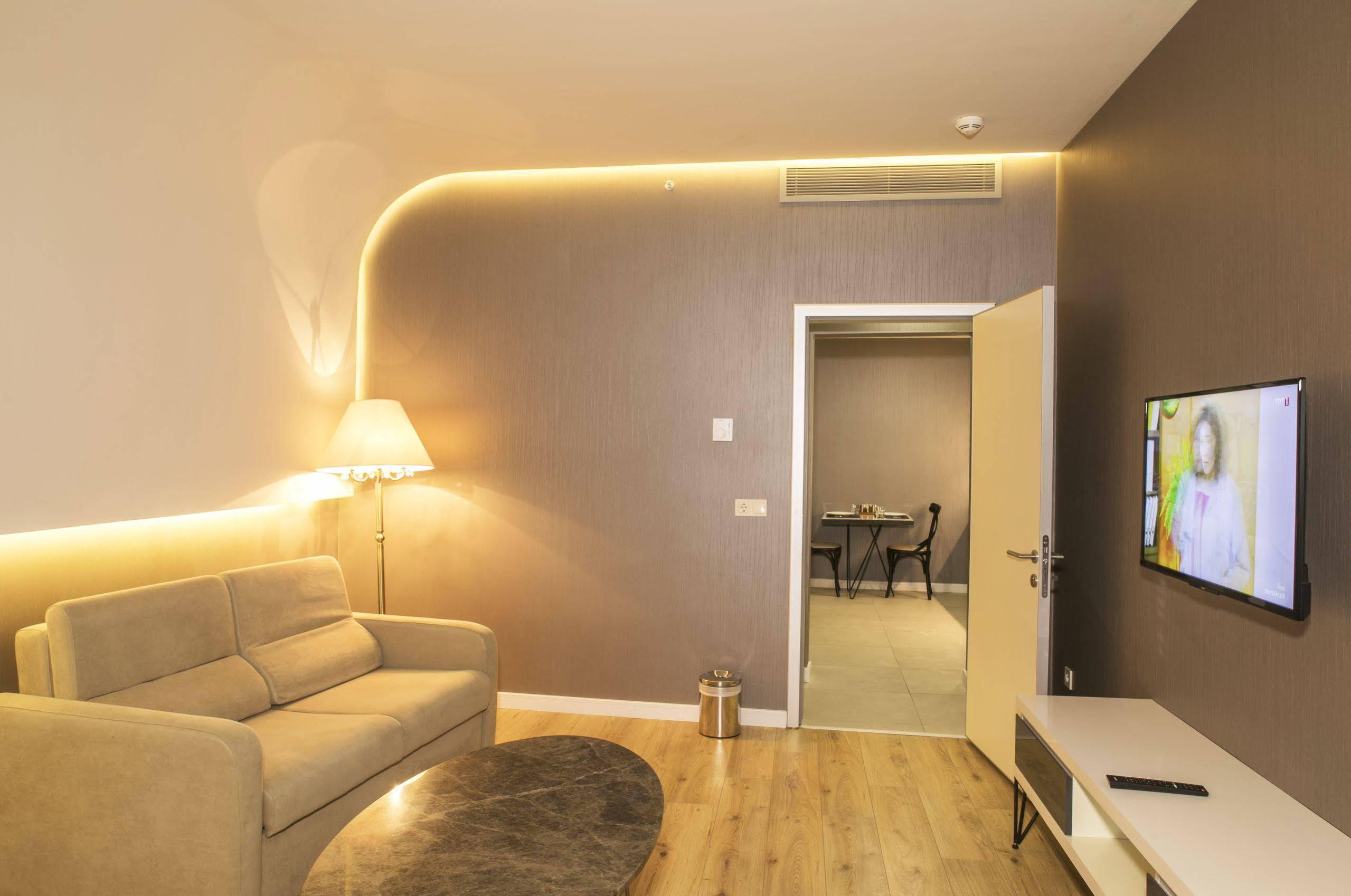 Elm Suite Hotel Istanbul Bagian luar foto