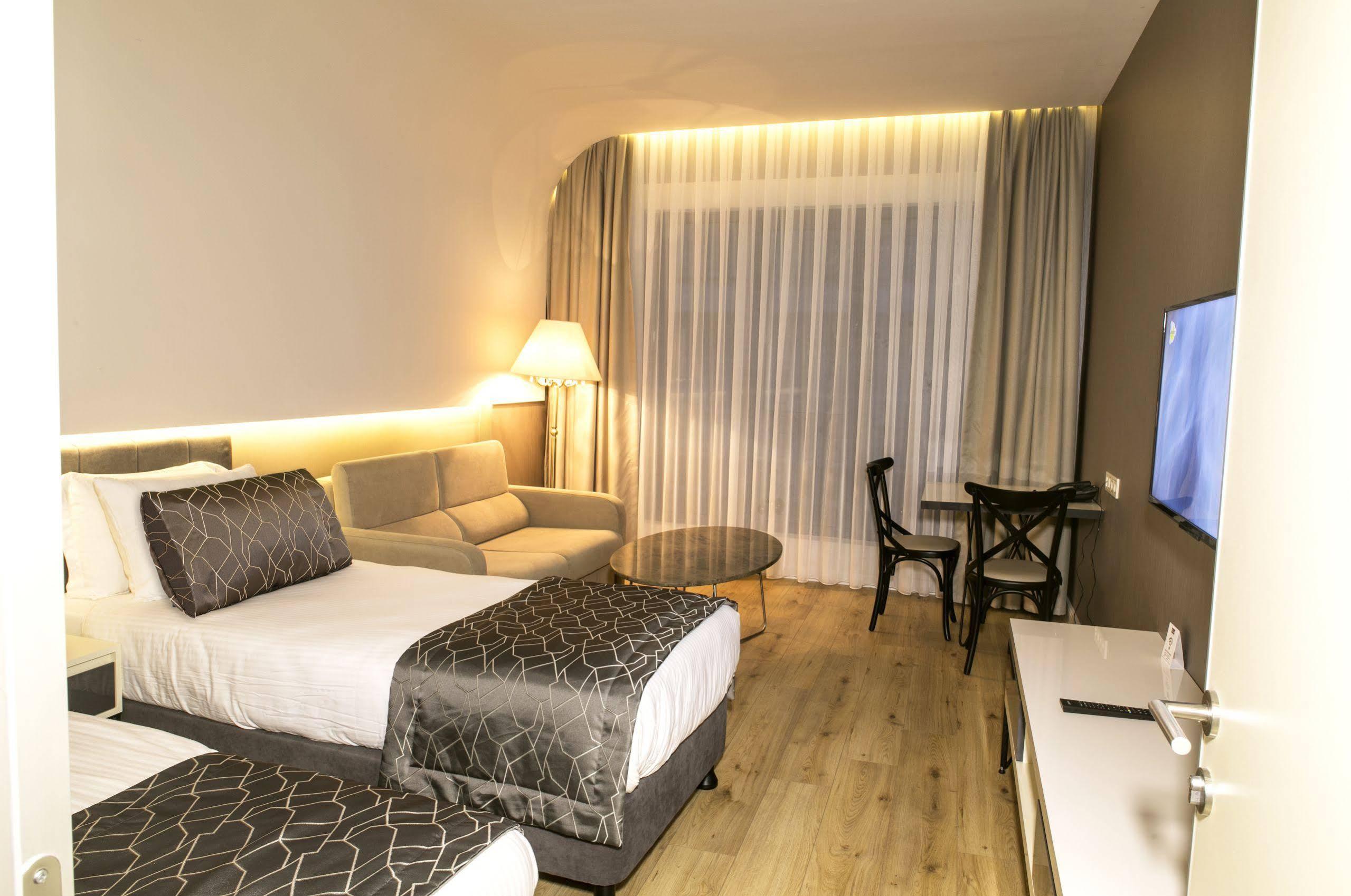 Elm Suite Hotel Istanbul Bagian luar foto